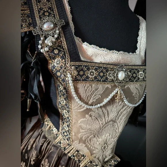 Medieval Renaissance Black and Gold OOAK Professionally Made Dress - Picture 11 of 16